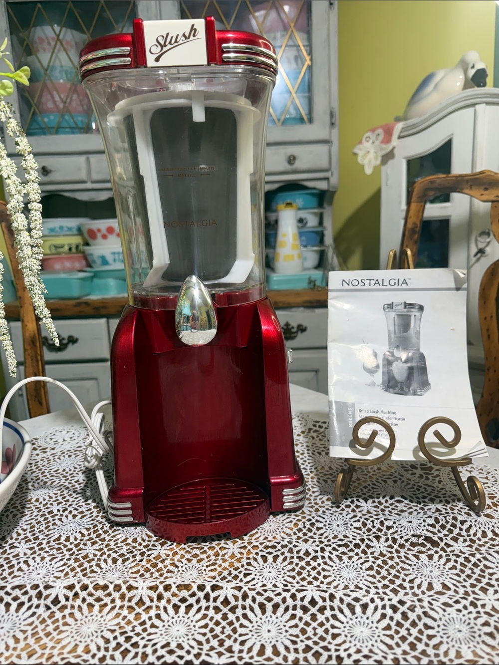 Nostalgia Red retro Electric Slush Maker machine